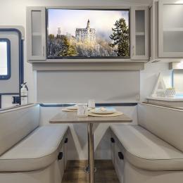 2025 Avenue 23ML Interior