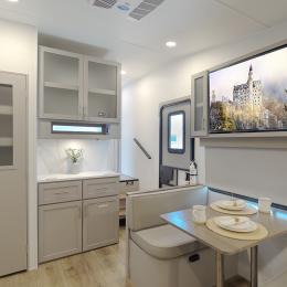 2025 Avenue 23ML Interior