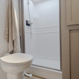 2025 Avenue 23ML Interior