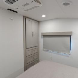 2025 29RL Interior