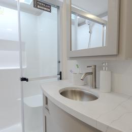 2025 Avenue 32RLS Interior