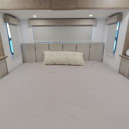 2025 Avenue 32RLS Interior