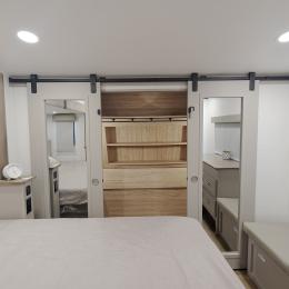 2025 Avenue 32RLS Interior