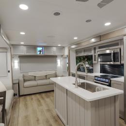 Avenue 332RL Interior