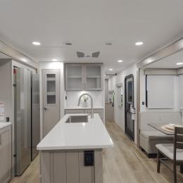 Avenue 332RL Interior
