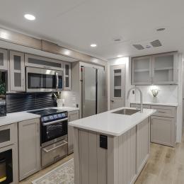 Avenue 332RL Interior