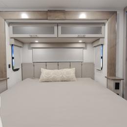 Avenue 332RL Interior