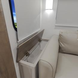 Avenue 332RL Interior