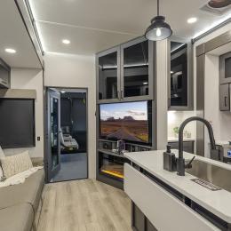 2025 Valor 36V11 Interior