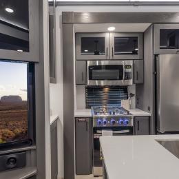 2025 Valor 36V11 Interior