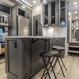 2025 Valor 36V11 Interior