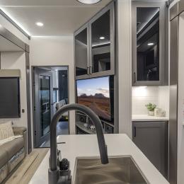 2025 Valor 36V11 Interior