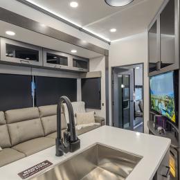 2025 Valor 36V11 Interior