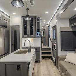 2025 Valor 36V11 Interior
