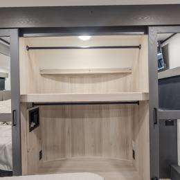 2025 Valor 41V16 Interior