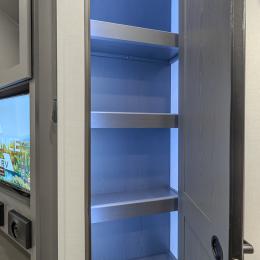 2025 Valor 32A10 Interior