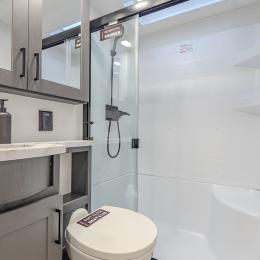 2025 Valor 32A10 Interior