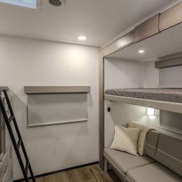 2025 Avenue 333BH Interior
