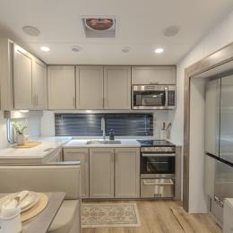 2026 Avenue 23ML Interior