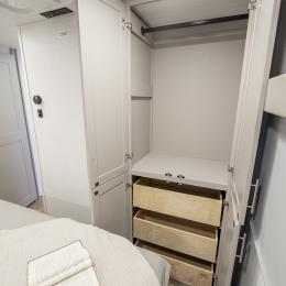 2026 Avenue 30BH Interior