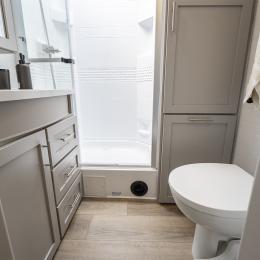 2026 Avenue 332RL Interior