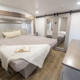 2026 Avenue 35RKS Interior