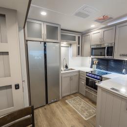 2026 Avenue 35RKS Interior