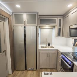 2026 Avenue 35RKS Interior