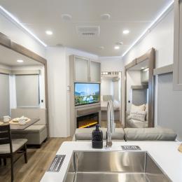 2026 Avenue 38DBL Interior