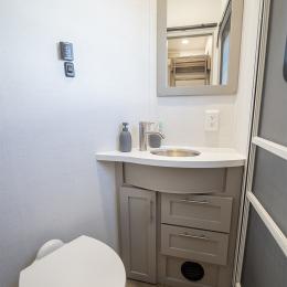 2026 Avenue 38DBL Interior