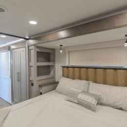 2026 Paradigm 340RL Interior