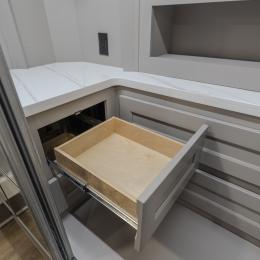 2026 Paradigm 340RL Interior