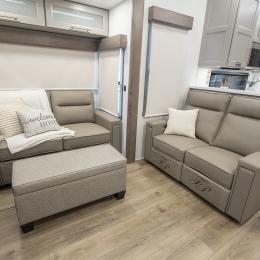 2026 Paradigm 395DS Interior