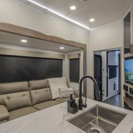 2026 Valor 32A10 Interior
