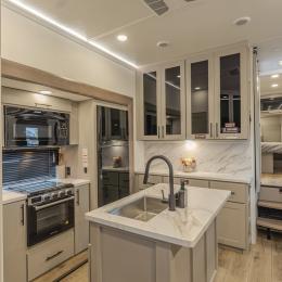 2026 Valor 32A10 Interior