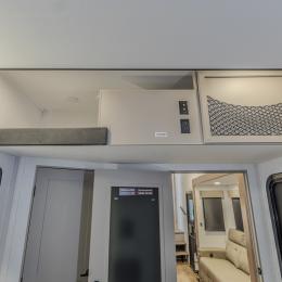 2026 Valor 32A10 Interior