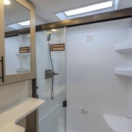 2026 Valor 32A10 Interior
