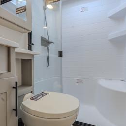 2026 Valor 32A10 Interior
