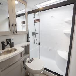 2026 Valor 35A14 Interior