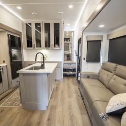 2026 Valor 35A14 Interior