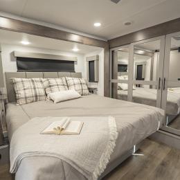 2026 Valor 36V11 Interior
