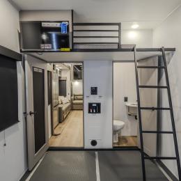 2026 Valor 40V13 Interior