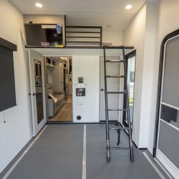 2026 Valor 42V14 Interior