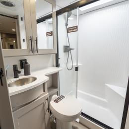 2026 Valor 42V14 Interior