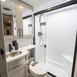 2026 Valor 42V14 Interior