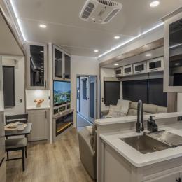 2026 Valor 44V14 Interior