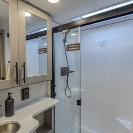 2026 Valor 44V14 Interior