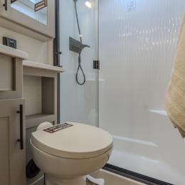 2026 Valor 44V14 Interior