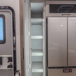 2026 Valor 44V14 Interior