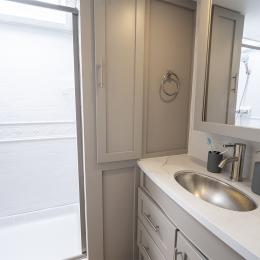 2026 Avenue 25RL Interior